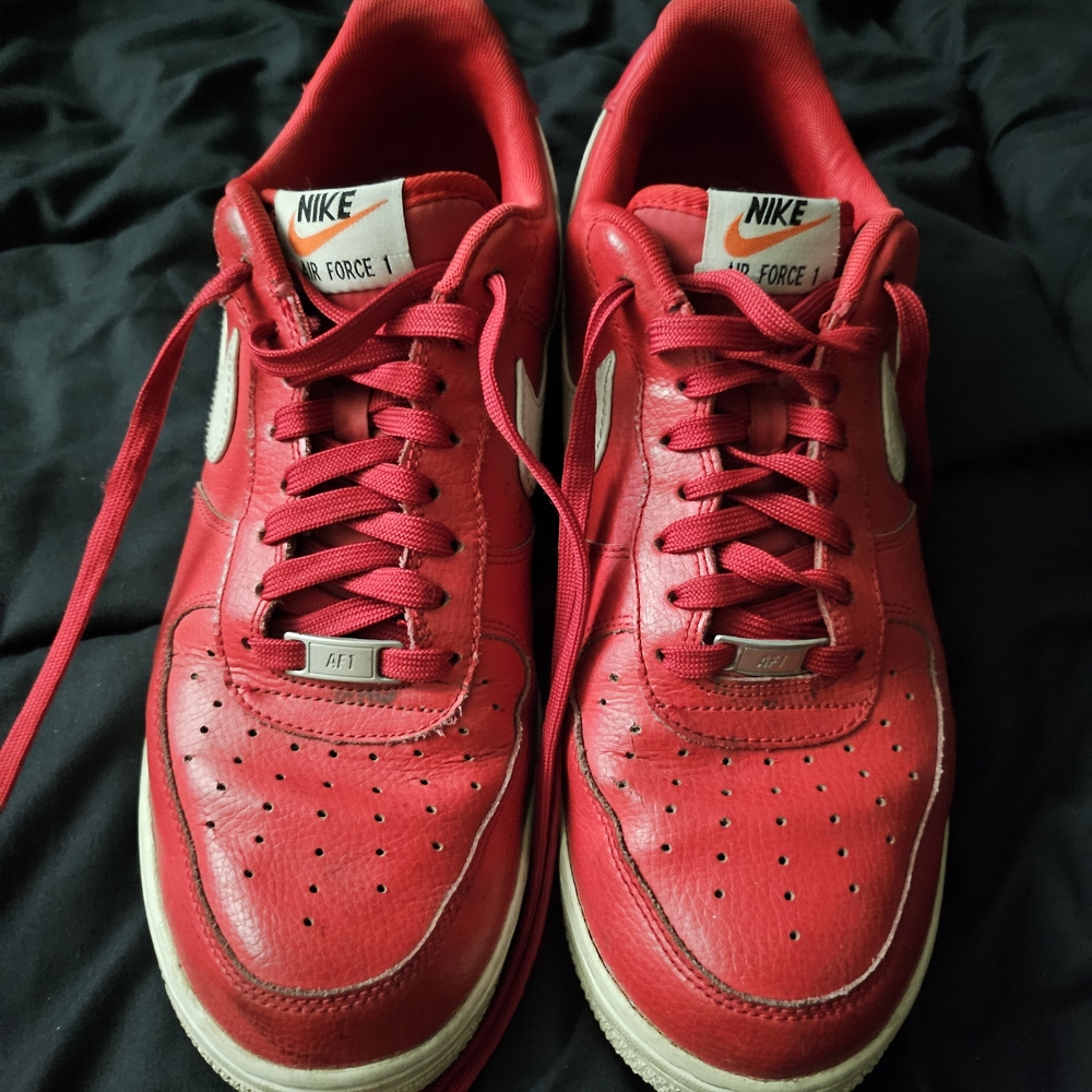 Nike Air Force 1 Red